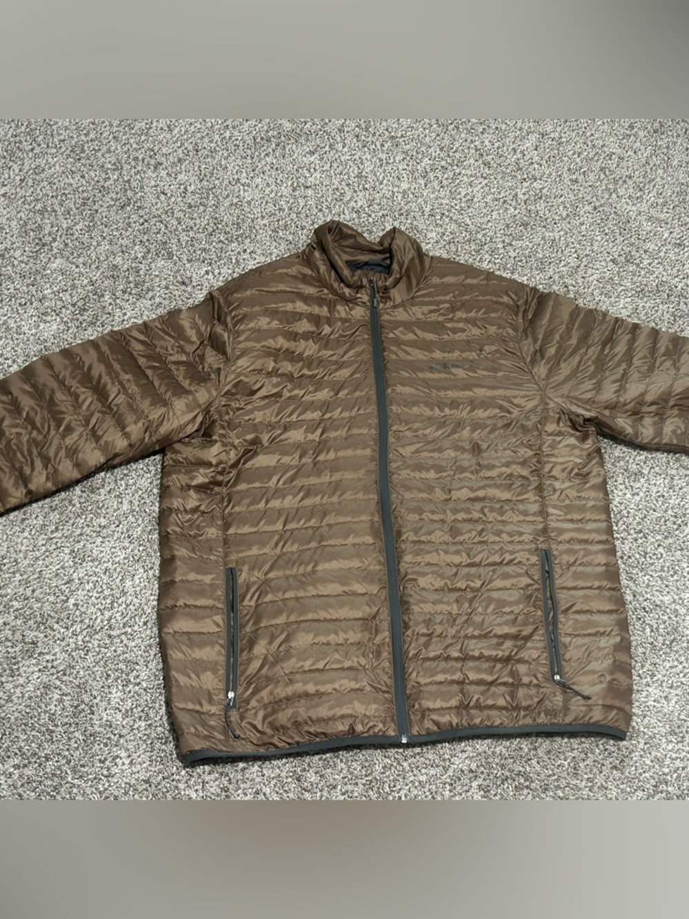 Eddie Bauer men’s lightweight puffer jacket TXL